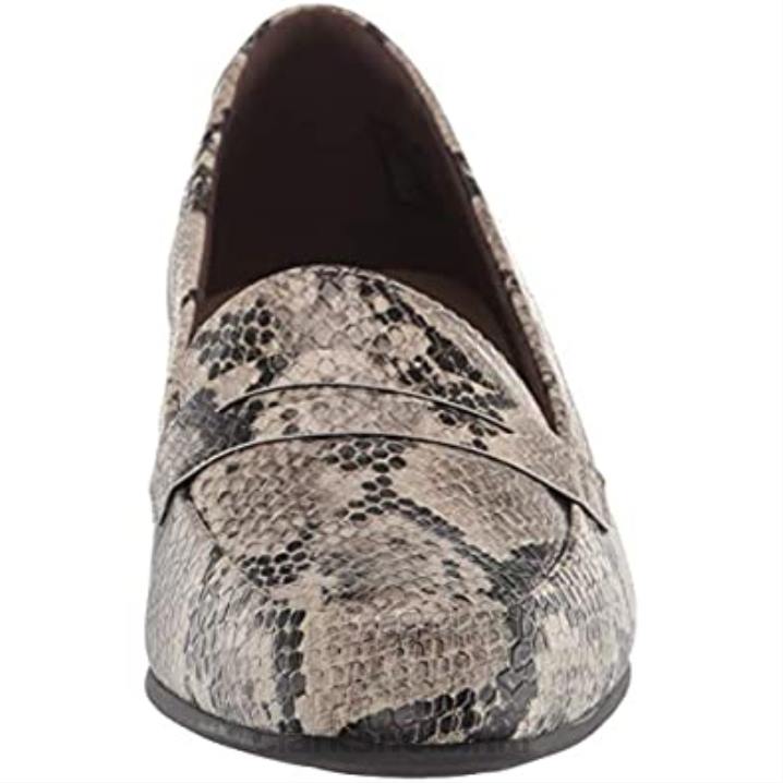 taupe synteettinen käärme clarks naisten Juliet coast loafer Clarks naiset 2DHN2160 taupe synteettinen käärme