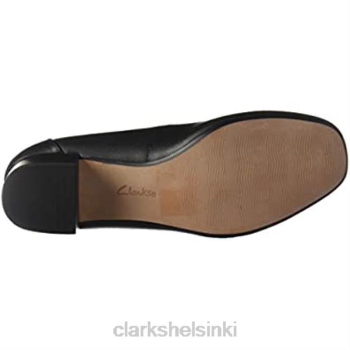 musta nahkainen clarks naisten Charli fame -pumppu Clarks naiset 2DHN2915 musta nahka